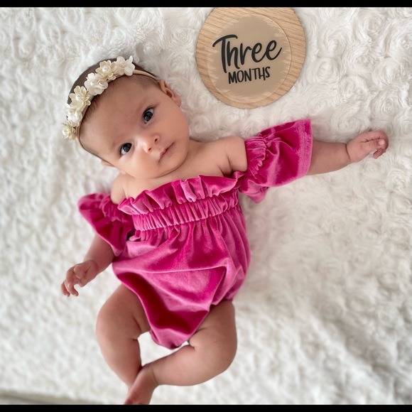 Velvet onesie - Picture 1 of 2